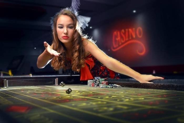 Pengguna di Bali dan Makassar mengakses casino online mamba169 lewat ponsel